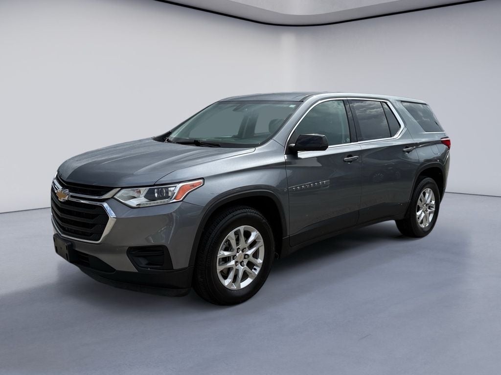 2021 Chevrolet Traverse LS in Satin Steel Metallic — front three-quarter view